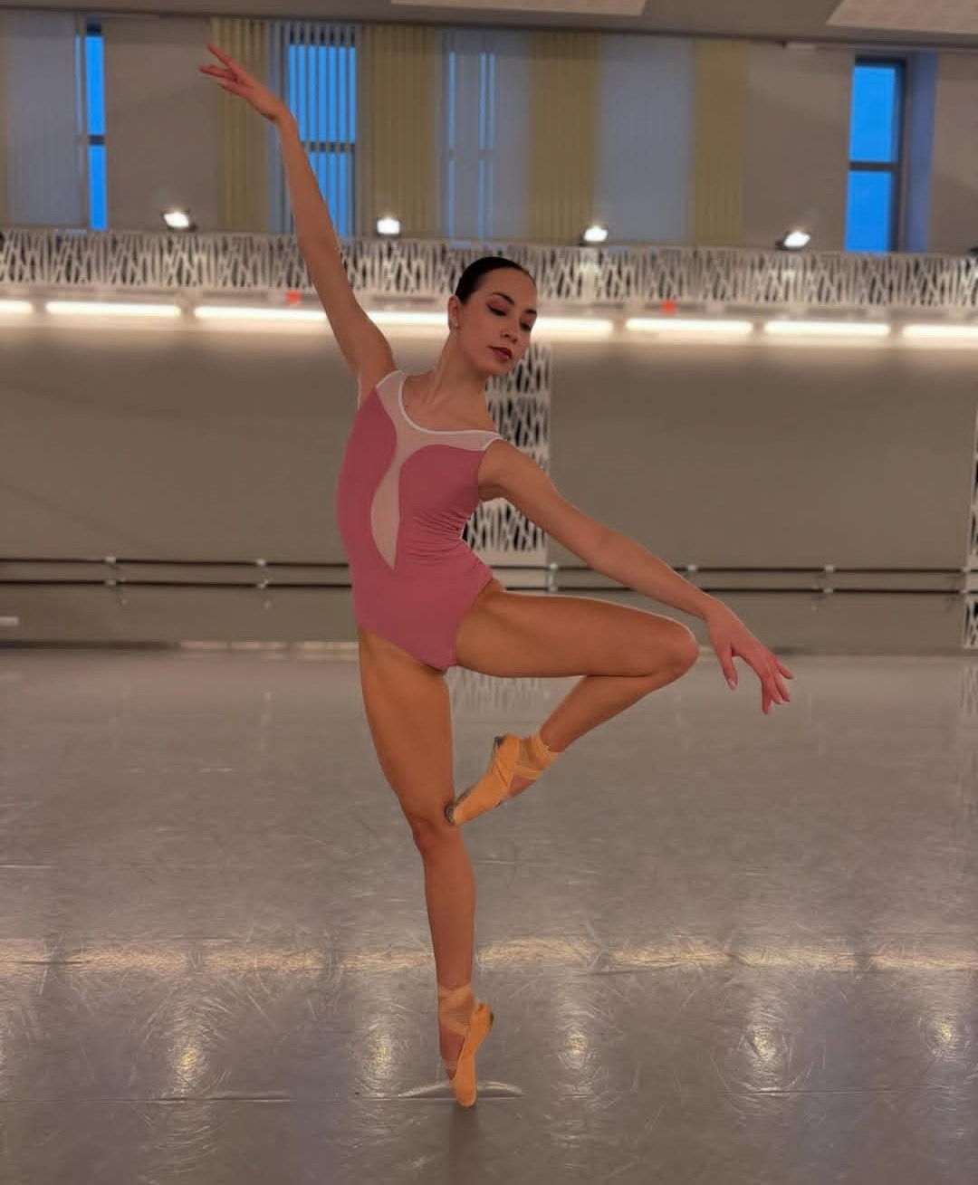 Body Olivia Juli Garden bez rękawka - obrazek 4